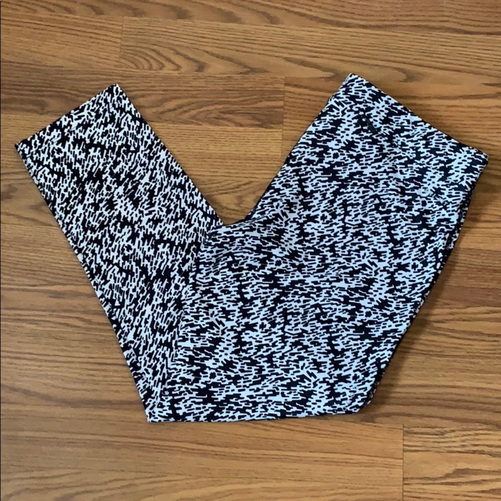 Nike Essential Pronto Stay Warm Crops